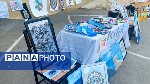 آغاز رسمی مسابقات فرهنگی هنری با نواختن زنگ جشنواره فردا و جشنواره ماها در مدرسه تکتم 