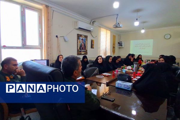 نشست بانوان تأثیرگذار طایفه گرهرگان با محوریت نقش زنان در توسعه اجتماعی و فرهنگی