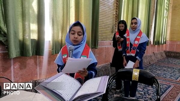 جلسه انجمن اولیا و مربیان دبستان شهید سید خلیل رضوی درحسینیه شهربار