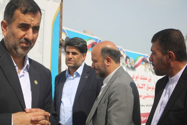آیین شروع عملیات اجرایی دبیرستان 12 کلاسه شهید اسماعیل محمدپور در تنگک بوشهر