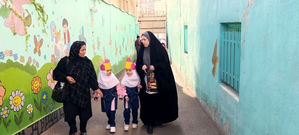 مراسم جشن غنچه‌ها در زنجان