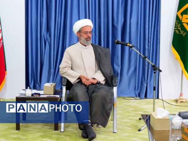 دیدار مدیرکل آموزش و پرورش و جمعی از همکاران با نماینده‌ ولی فقیه در استان خراسان شمالی