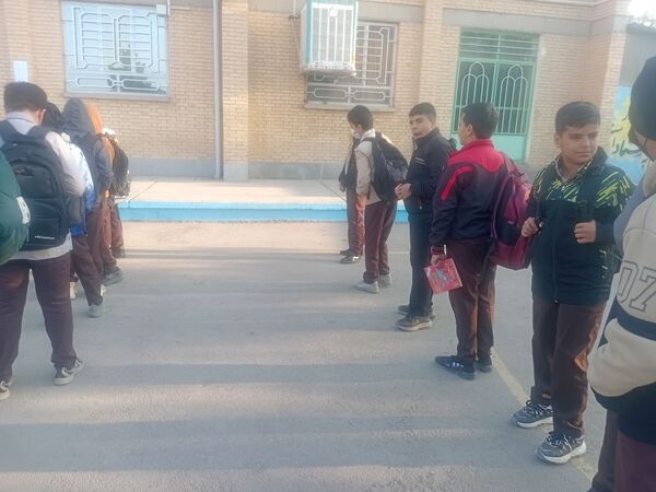 صبحگاه دبیرستان علامه طباطبایی
