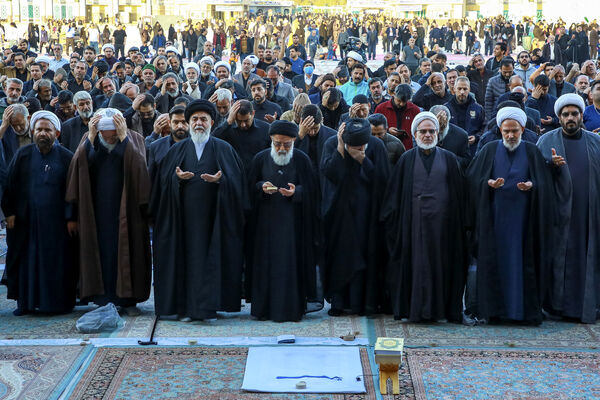 اقامه نماز طلب باران در مسجد مقدس جمکران