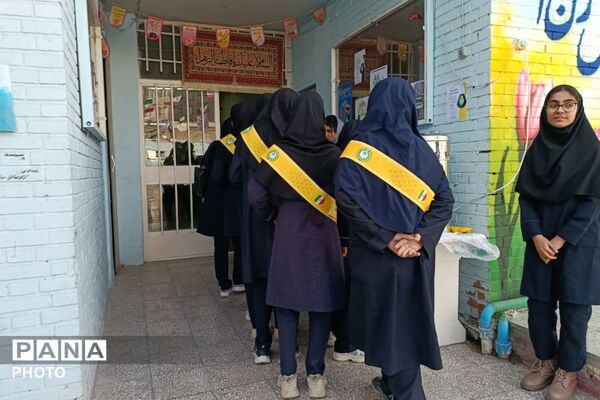 گامی مؤثر در مسیر رشد؛ گردهمایی همیاران مشاور دختر در ابوذر غفاری