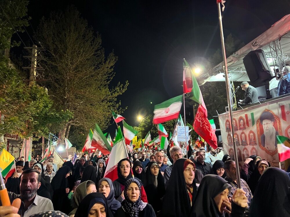 حضور باشکوه مردم کرج در نود و نهمین شب از تجمعات مردمی