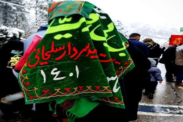 روز برفی گلزار شهدای کرمان 