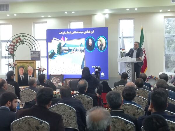 کلنگ نخستین مدرسه زنده‌یاد پیام راهب در قمصر به زمین زده شد