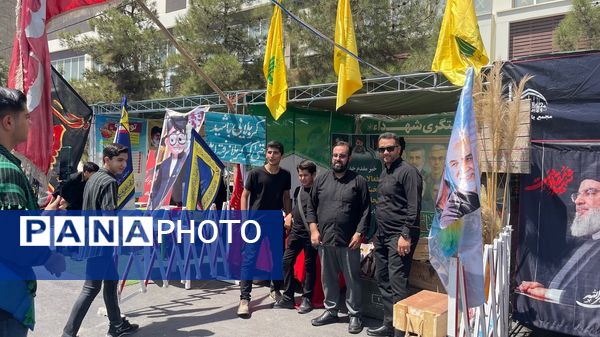 بازآفرینی مسیر عشق؛ جاماندگان اربعین در شبیه‌سازی مواکب نجف تا کربلا گردهم آمدند‌.