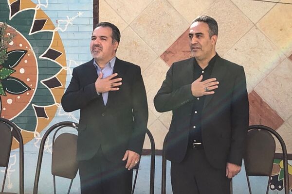 نواختن زنگ مصباح الهدی توسط مدیر آموزش و پرورش ناحیه 2 شهرری در دبستان طواف و معماریان 