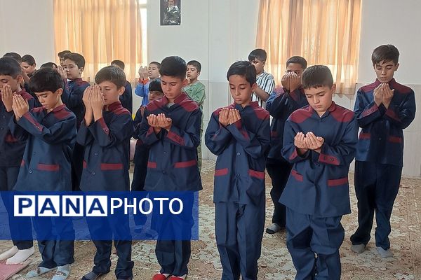 برگزاری نماز جماعت در مدارس رودهن 