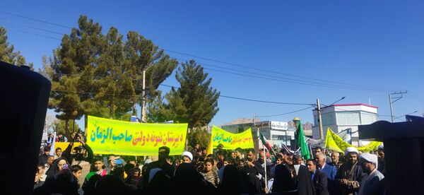 استکبار ستیزی از جنس راهپیمایی در زاوه