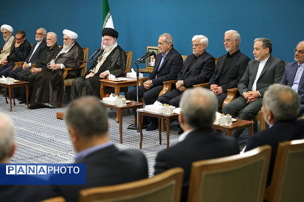 دیدار رئیس‌جمهور و اعضای هیأت دولت چهاردهم با رهبر معظم انقلاب