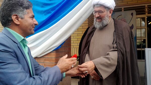 جشن سپاس معلم در دبیرستان قلم چی ۲