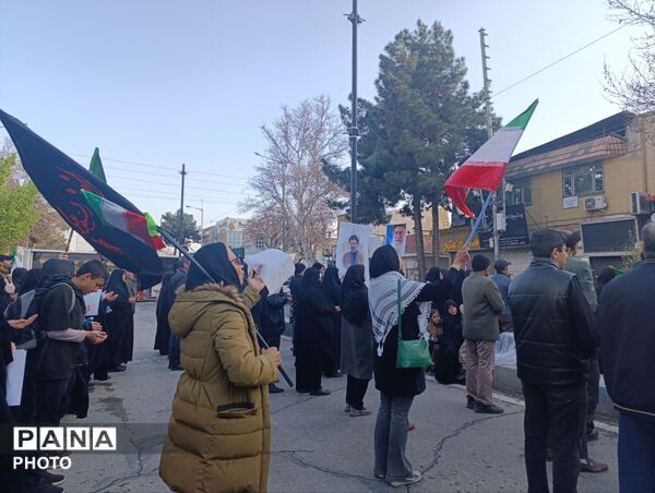 اجتماع بزرگ مردم نیشابور برای بیعت با سومین رهبر جمهوری اسلامی ایران 