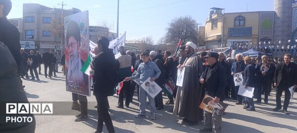 خروش انقلابی نمازگزاران سملقان در خیابان‌های شهر