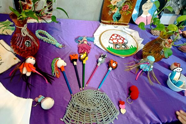  نمایشگاه فرهنگی و هنری دبیرستان عترت