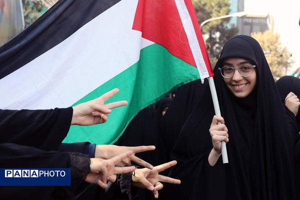 حضور وزیر آموزش و پرورش در راهپیمایی 13 آبان
