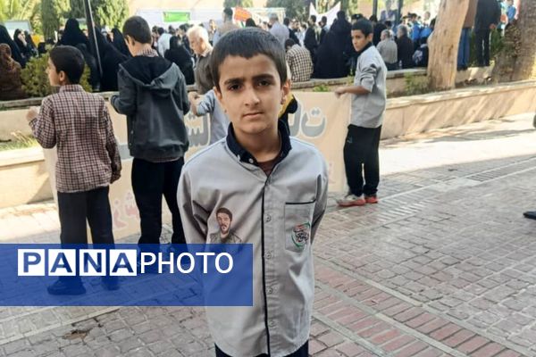 حضور پرشور دانش آموزان دبستان شاهد حیات در راهپیمایی سیزده آبان ۱۴۰۴
