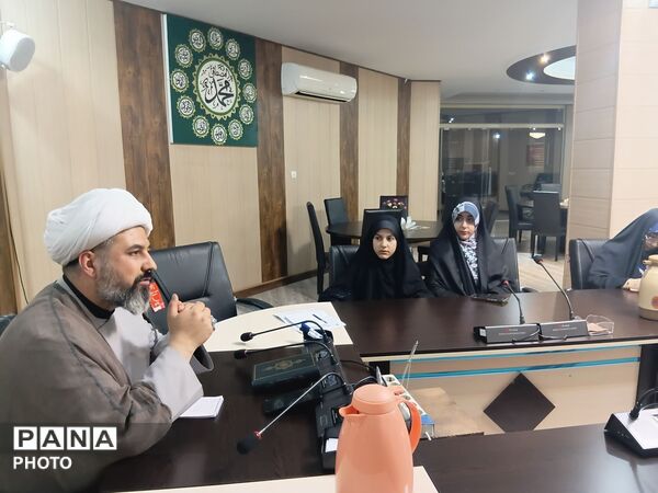 جلسه توجیهی و آموزشی دانش‌آموزان خبرنگار پانا اعزامی  استان البرز به مراسم وداع و تشییع قائد امت 