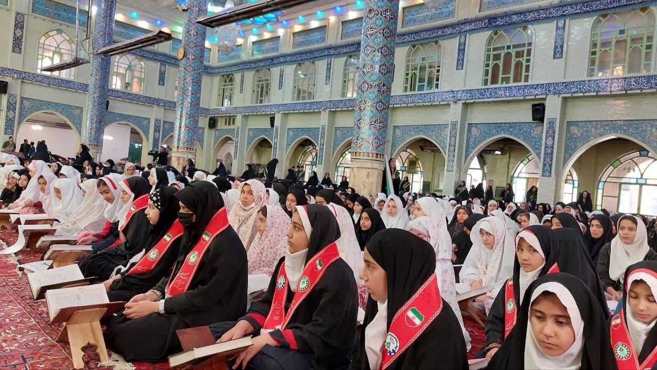 بزرگترین محفل دانش‌آموزی انس با قرآن کریم در مراغه