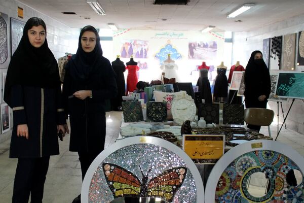 نمایشگاه دست‌سازه‌های هنرستان‌های ناحیه۲ زنجان
