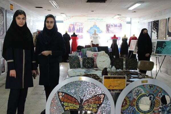 نمایشگاه دست‌سازه‌های هنرستان‌های ناحیه۲ زنجان