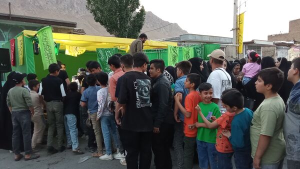 مهمانی ده کیلومتری غدیر در شهر بن 