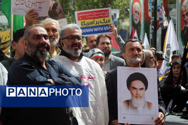 تجمع بزرگ دانش‌آموزان و فرهنگیان در حمایت از مردم مظلوم غزه و فلسطین