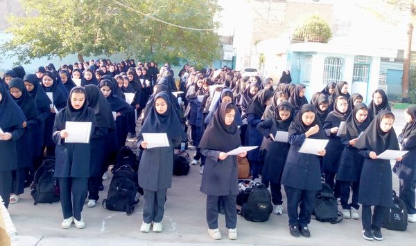 برگزاری مراسم ختم قرآن در دبیرستان دخترانه فاطمیه