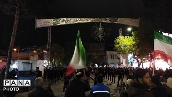 دسته عزاداری روستای اردمه در مراسم چهلم رهبر شهید و شهدای میناب در حسینیه امام 