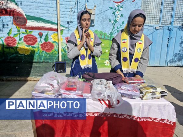 جشن عاطفه‌ها در دبیرستان افق خواف 