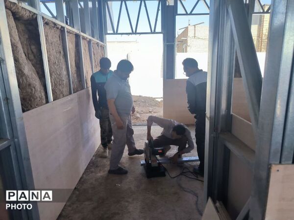 مدرسه شش‌ کلاسه در حال ساخت روستای «قلعه‌نو» کلات به کارگاه بزرگ خدمت تبدیل شد