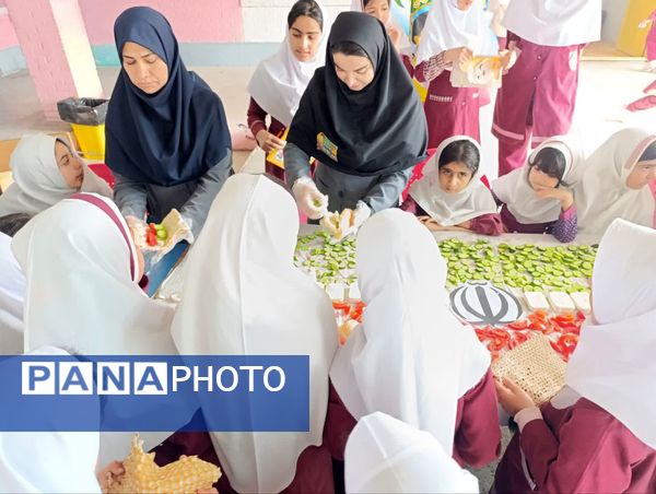 مراسم «صبحانه سالم»  در دبستان دخترانه شهید ابراهیم تنیده بندرعباس