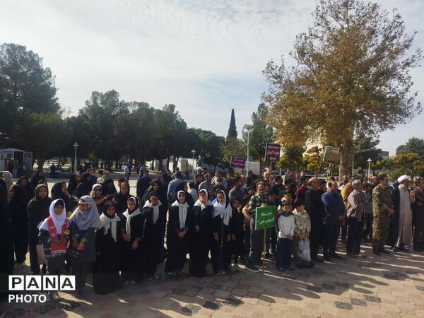 غبار روبی گلزار شهدای شهرستان کاشمر 