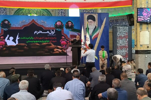 مراسم تشییع پیکر پاک شهید اکبر عنایتی در گلزار شهدای ملارد