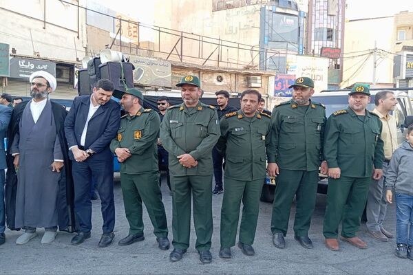 تشییع پیکر شهید شاهرخی‌فر بر دستان مردم شوشتر