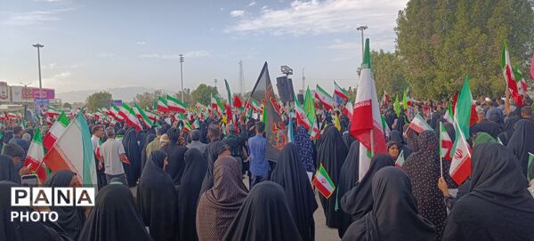 خروش حماسی مردم انقلابی بندرعباس در تجدید میثاق با رهبر جدید انقلاب اسلامی