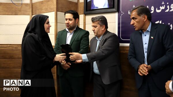 تقدیر از برترین‌های پرورشی پاکدشت 