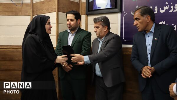 تقدیر از برترین‌های پرورشی پاکدشت 