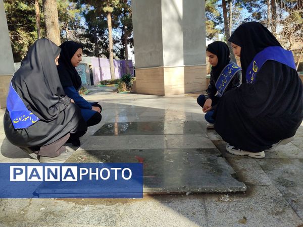 حضور اعضای هیات مرکزی انجمن اسلامی مدارس سملقان در مزار شهدای گمنام