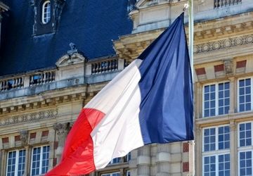 وزارت خارجه فرانسه: بارو و عراقچی در پاریس دیدار می‌کنند