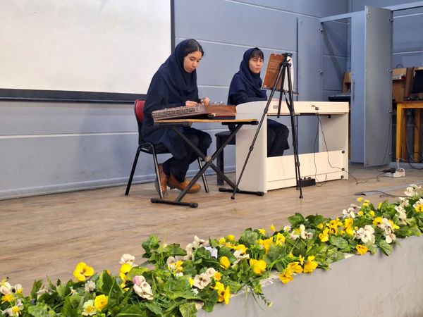 چهل و سومین جشنواره فرهنگی هنری فردا در دبستان آرمینه مصلی نژاد ناحیه۶ 