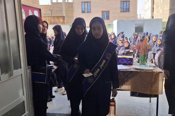 انتخابات همیار مشاور در مدرسه حضرت فاطمه(س)