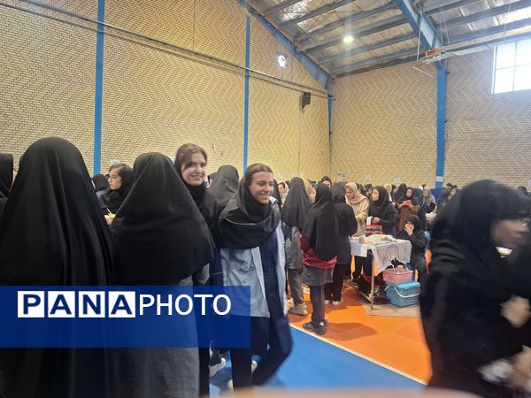 بازارچه کسب و کار دانش‌آموزی دبیرستان پردیسان سملقان