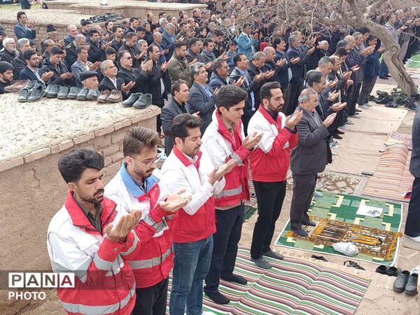 اقامه نماز بندگی در مسجد جامع تاریخی شهر رشتخوار
