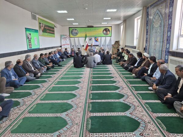 آیین تجلیل از رزمندگان و آزادگان سرافراز دفاع مقدس 
