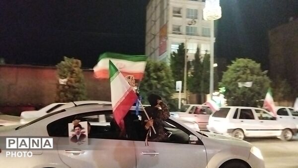 پرچم های ایران بر فراز بلوار فضل نیشابور قرار گرفت 