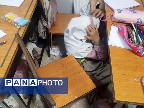 به صدا درآمدن آژیر مانور زلزله در دبستان ارمغان هستی ناحیه سه کرج