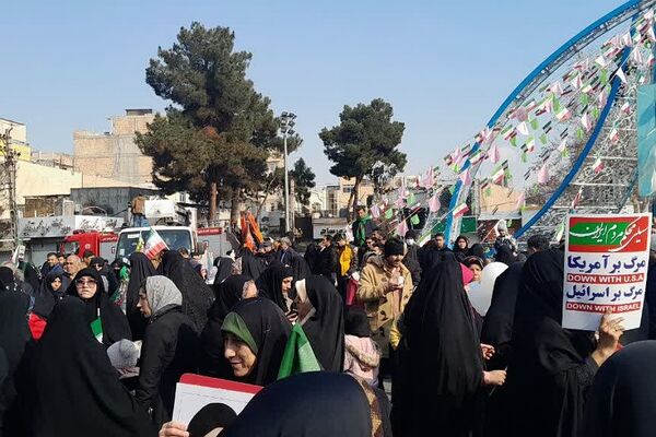 نمایش اقتدار و غیرت مردم ورامین در راهپیمایی ۲۲ بهمن